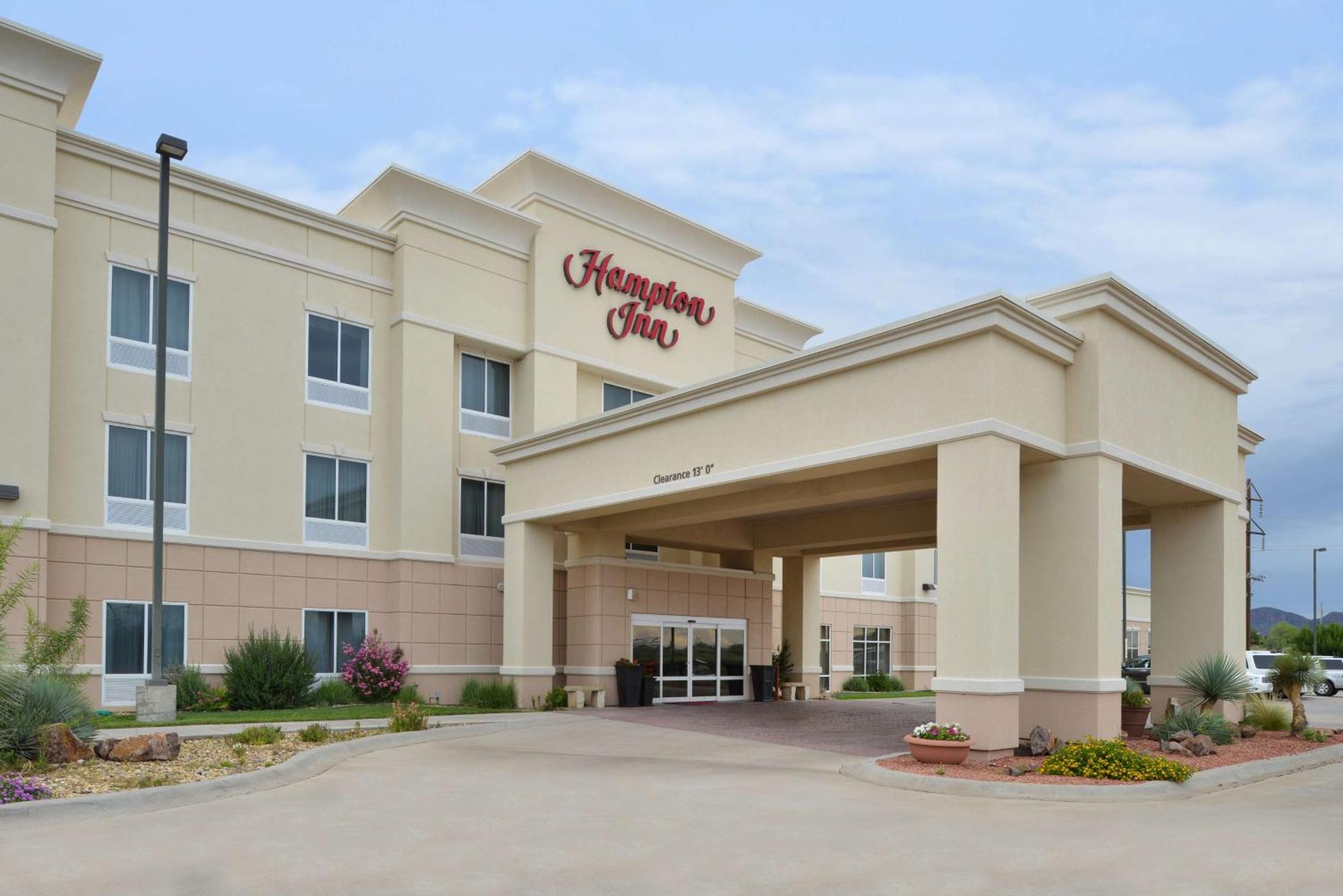 Hampton Inn Alpine Extérieur photo