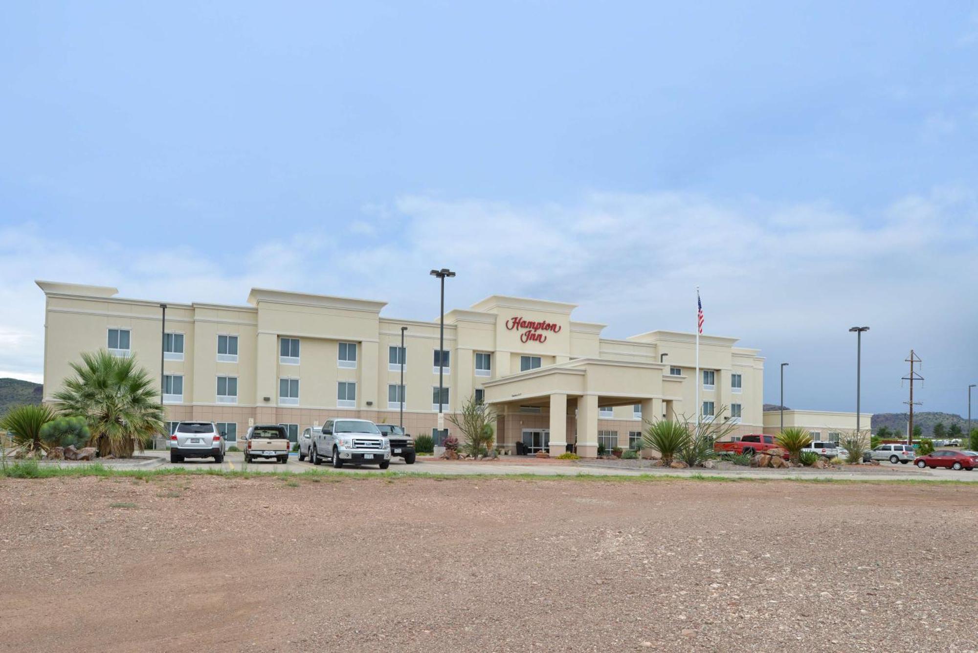 Hampton Inn Alpine Extérieur photo